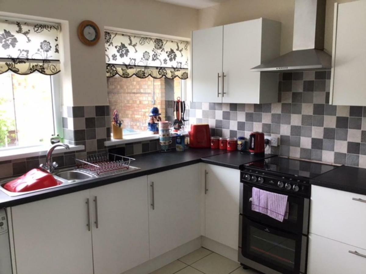 Апартаменты 9 Gunfleet Court Клактон-он-Си Экстерьер фото